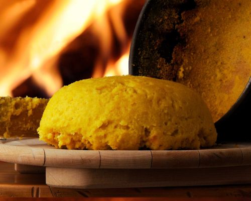 polenta tradizionale - preparazione nel paiolo di rame