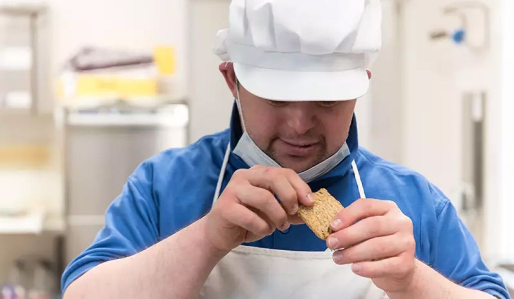 biscotti scur di luna impresa sociale preparazione