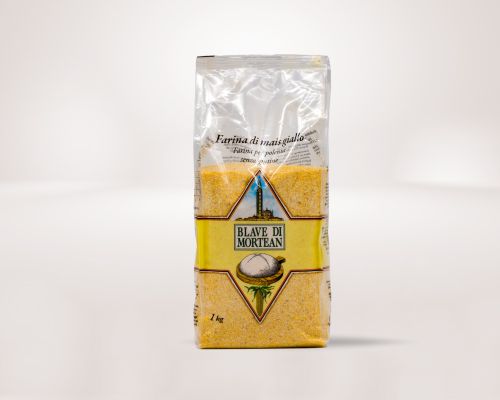 farina di mais giallo farina di mais giallo